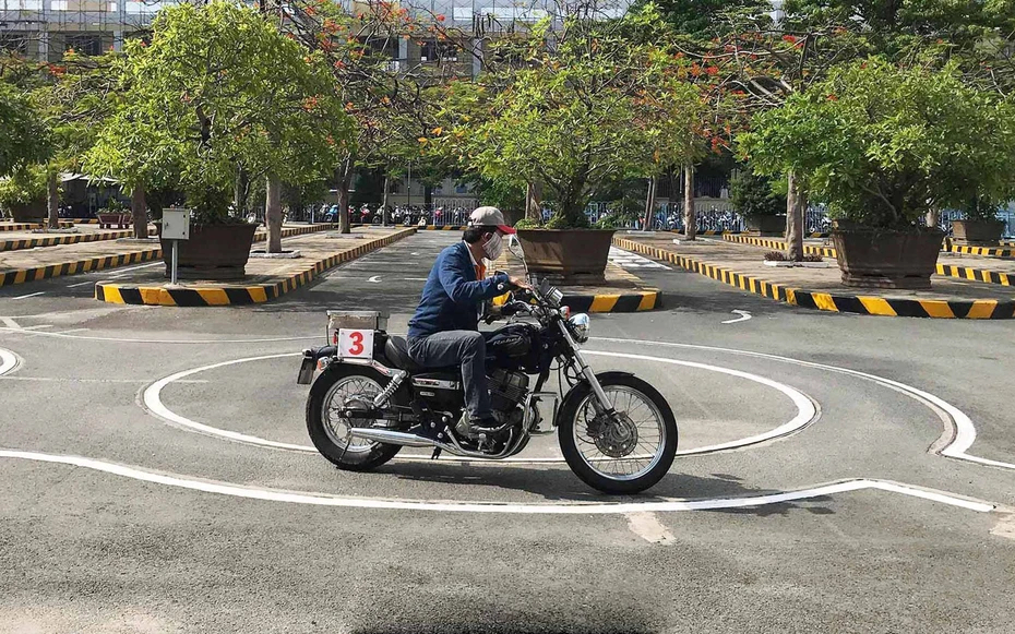 Có được thi bằng lái xe hạng A khi chưa có bằng lái xe hạng A1?